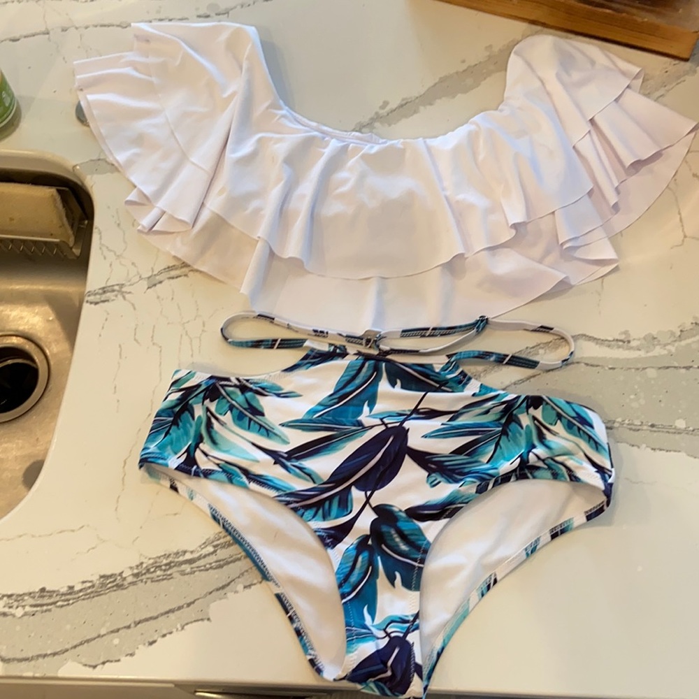 CupShe Swim size M
